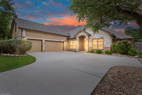 4 Salta Court