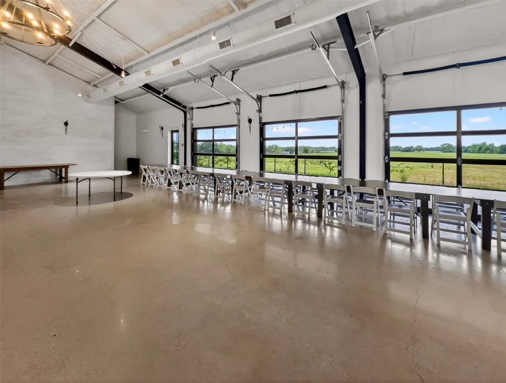 6106 SE FM Ranch Holland, TX 76534