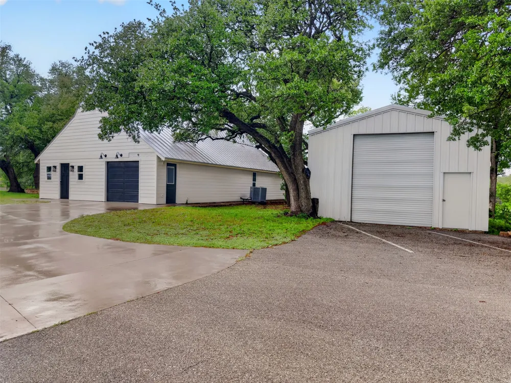 6106 SE FM Ranch Holland, TX 76534