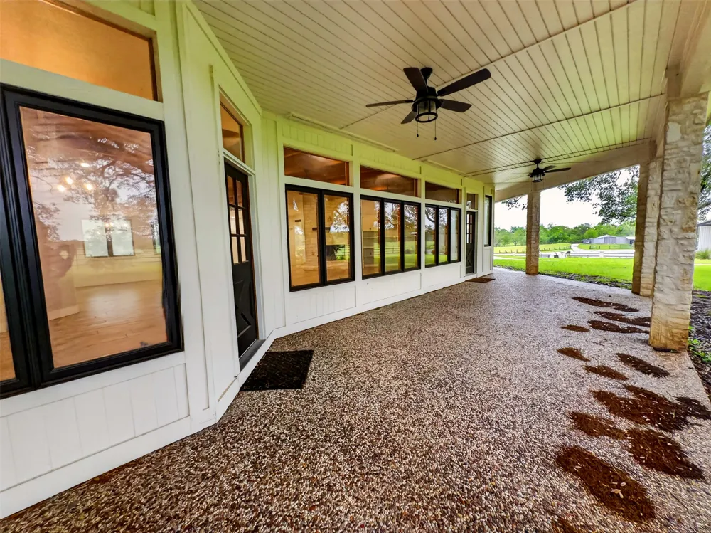 6106 SE FM Ranch Holland, TX 76534