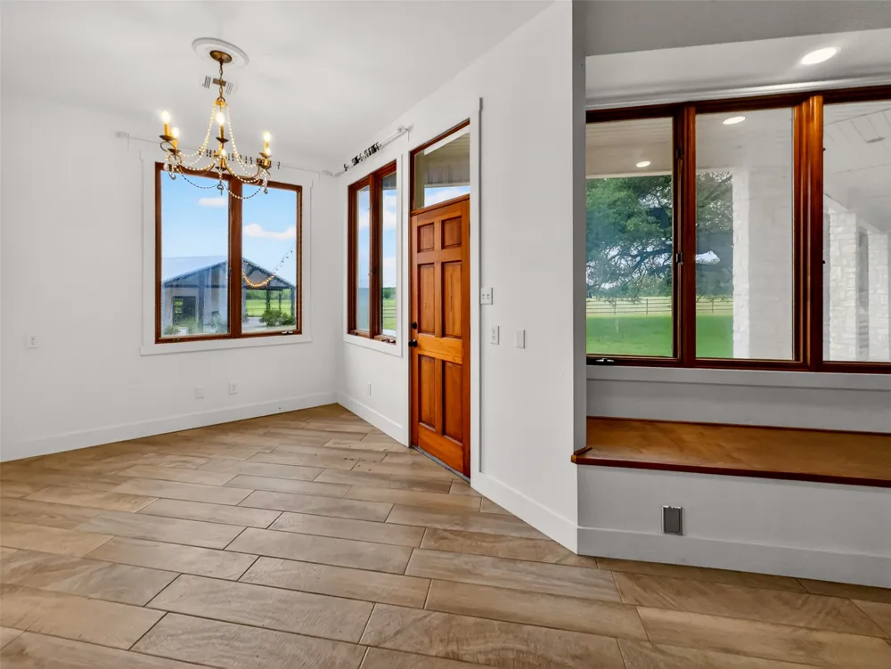 6106 SE FM Ranch Holland, TX 76534