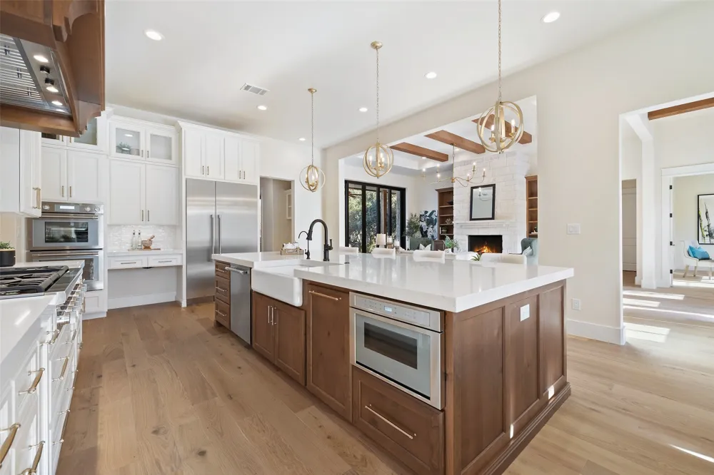 2401 Sailboat Pass Spicewood, TX 78669