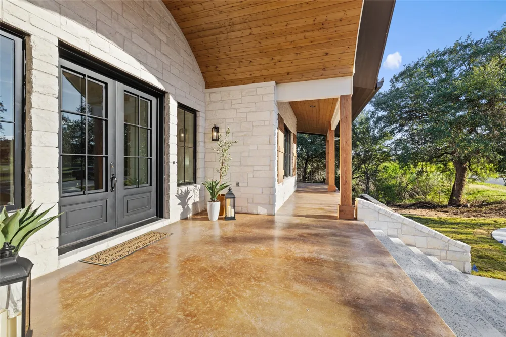 2401 Sailboat Pass Spicewood, TX 78669