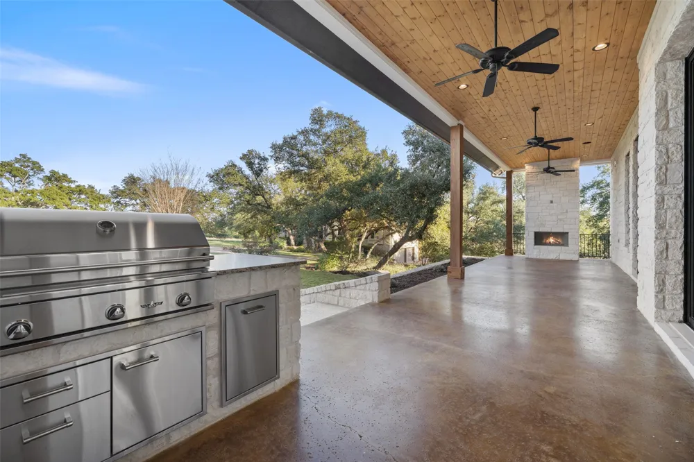 2401 Sailboat Pass Spicewood, TX 78669