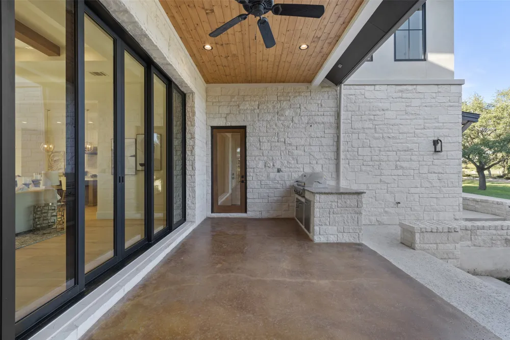 2401 Sailboat Pass Spicewood, TX 78669