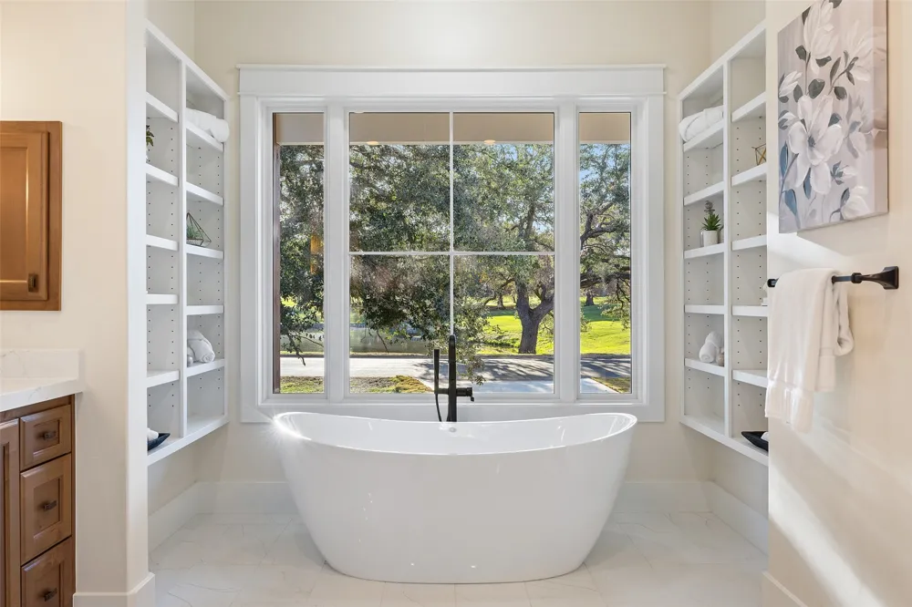 2401 Sailboat Pass Spicewood, TX 78669