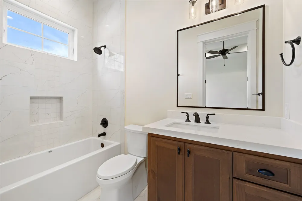 2401 Sailboat Pass Spicewood, TX 78669
