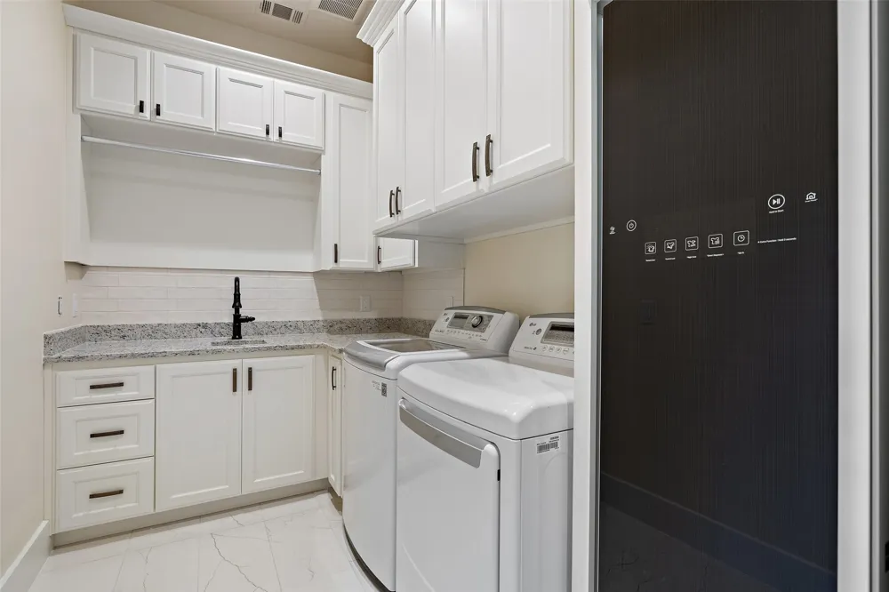 2401 Sailboat Pass Spicewood, TX 78669