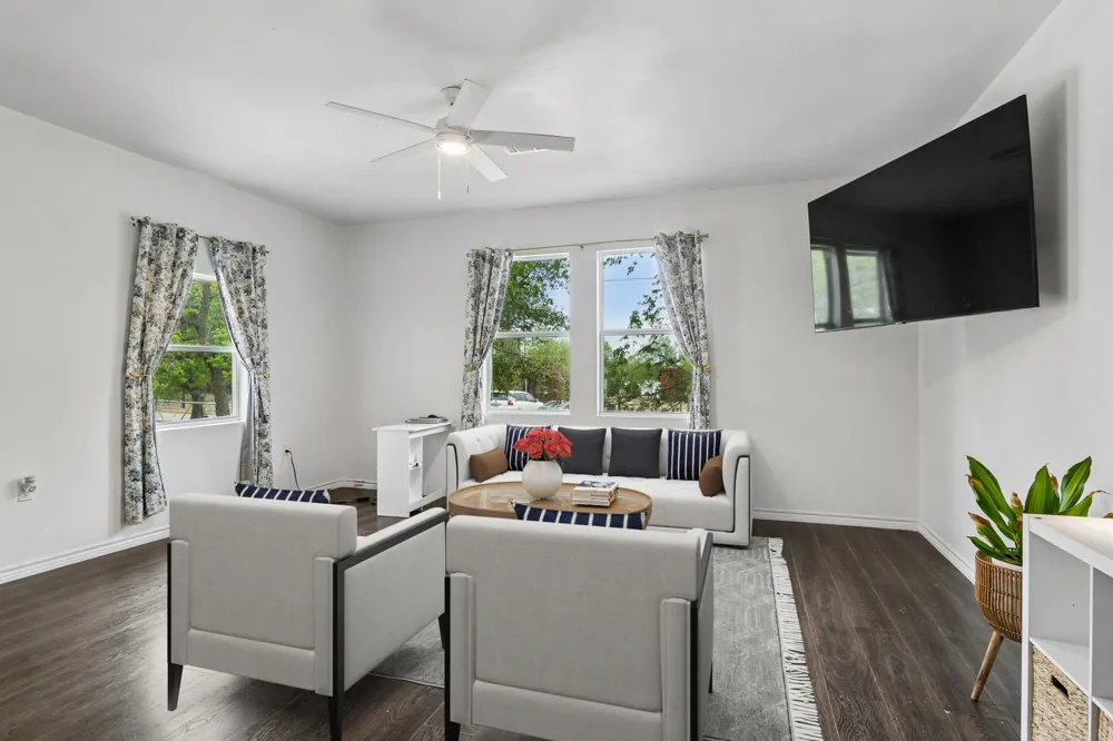 810 Lamar Street Luling, TX 78648