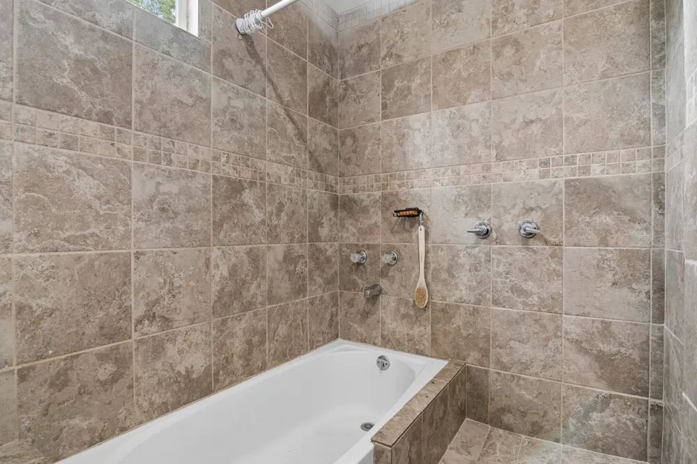 810 Lamar Street Luling, TX 78648