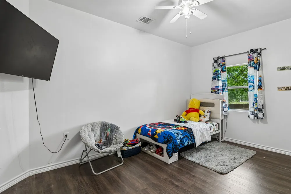 810 Lamar Street Luling, TX 78648
