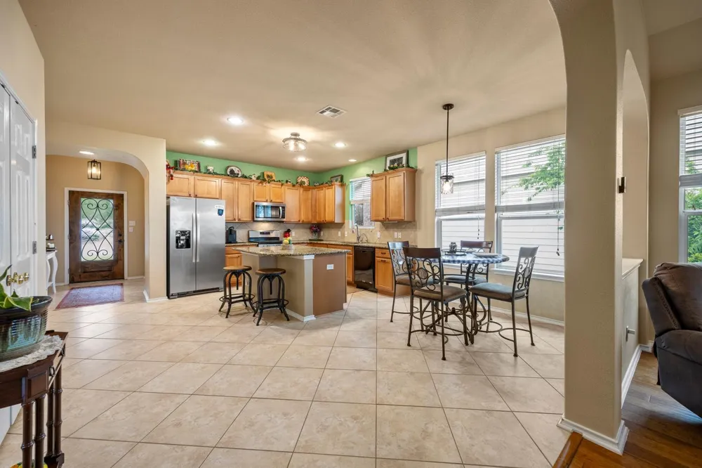 208 Birch Drive Kyle, TX 78640
