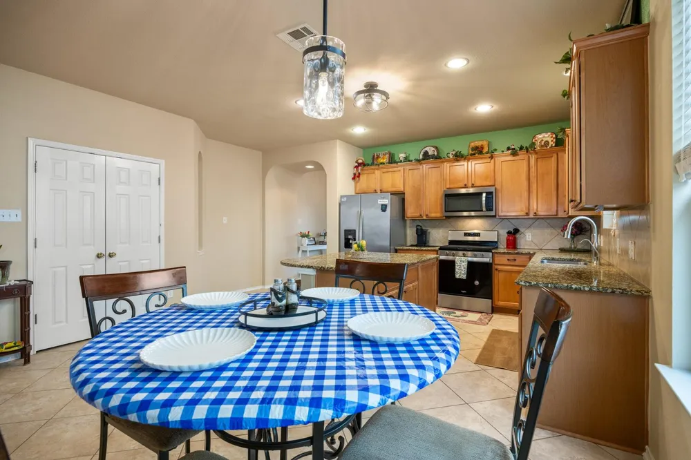 208 Birch Drive Kyle, TX 78640