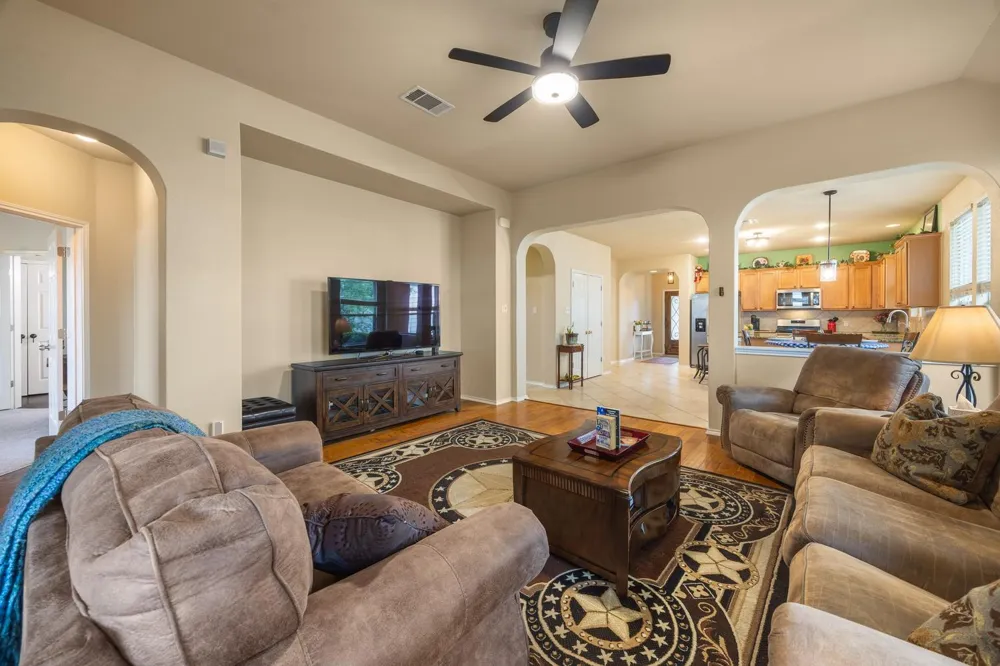 208 Birch Drive Kyle, TX 78640