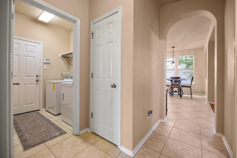 208 Birch Drive Kyle, TX 78640