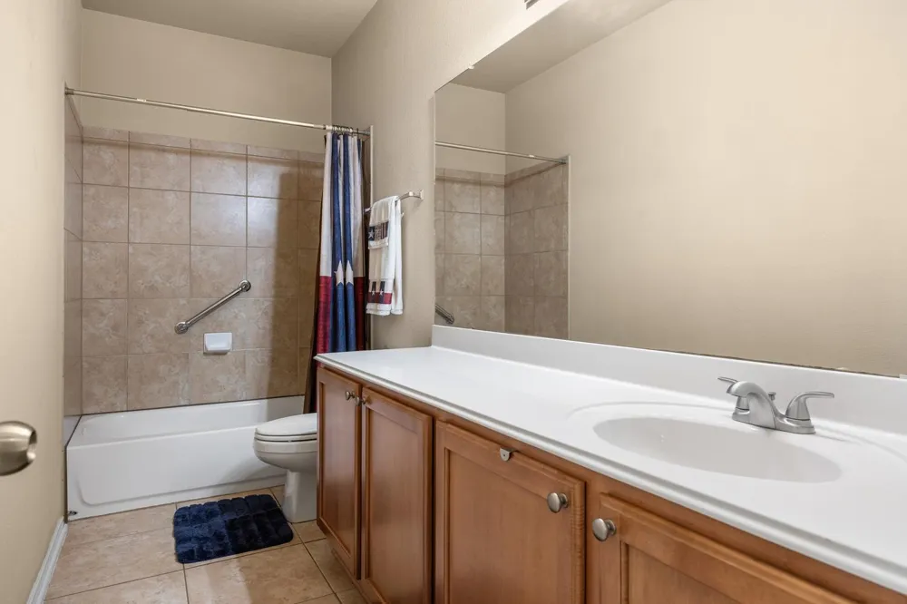 208 Birch Drive Kyle, TX 78640