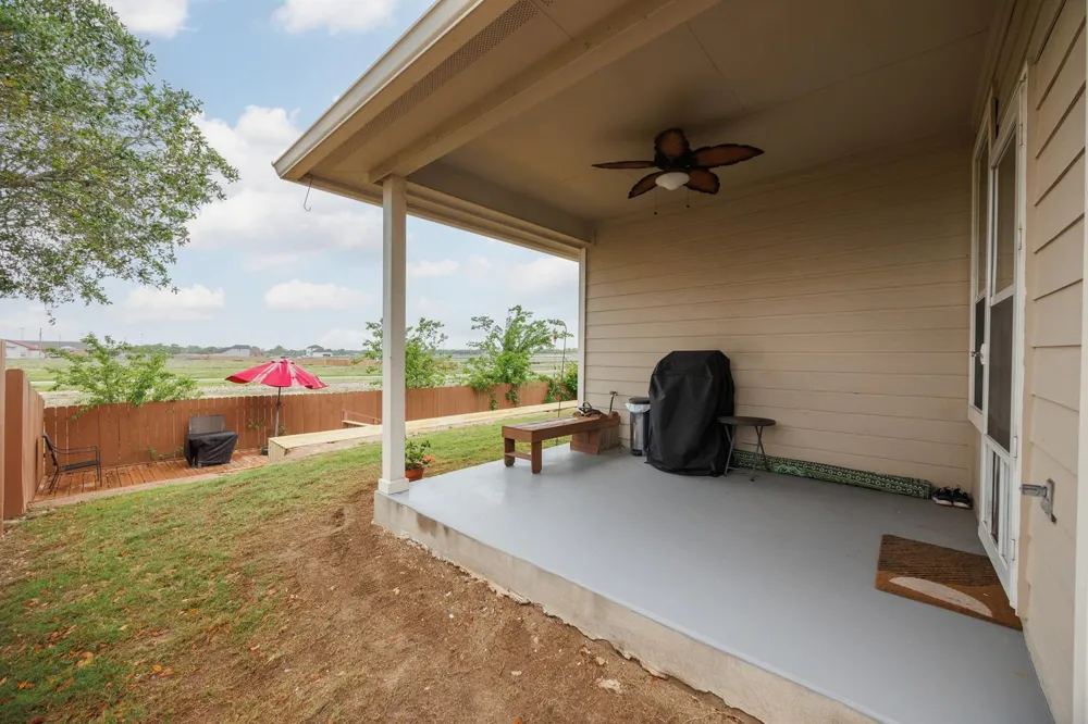 208 Birch Drive Kyle, TX 78640