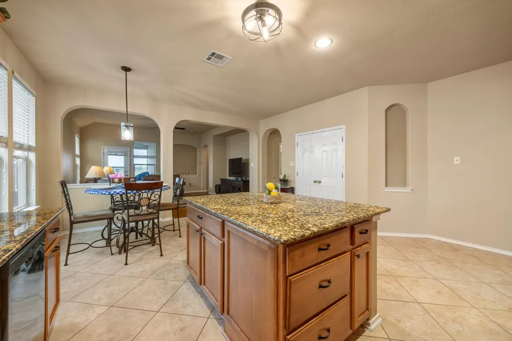 208 Birch Drive Kyle, TX 78640