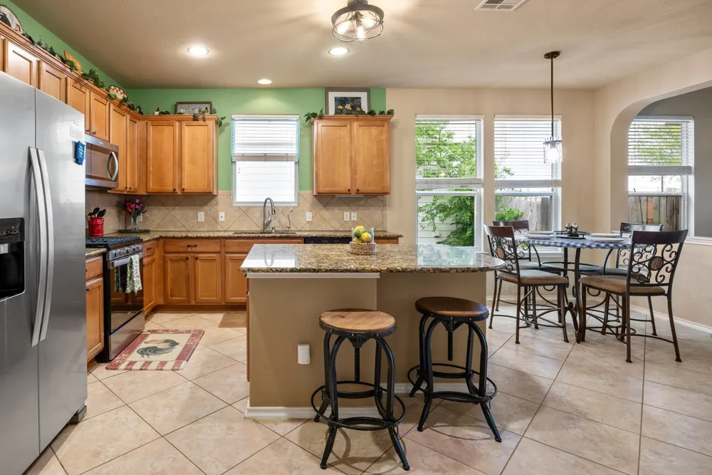 208 Birch Drive Kyle, TX 78640