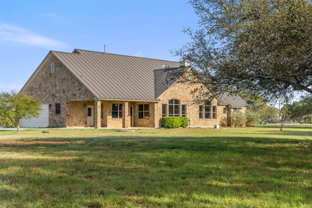 118 Landons Way Blanco, TX 78606