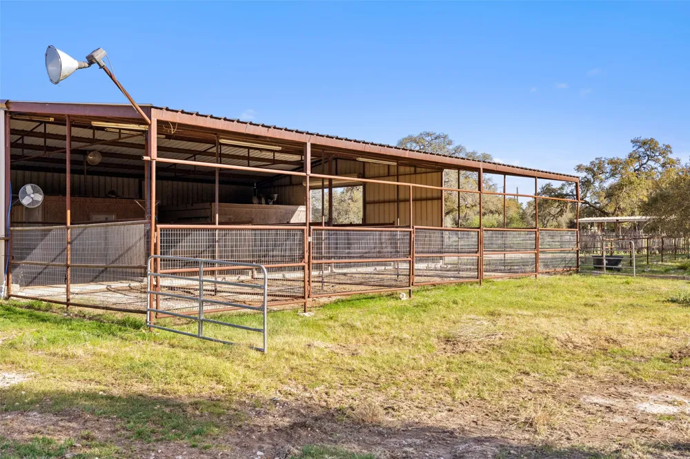 118 Landons Way Blanco, TX 78606