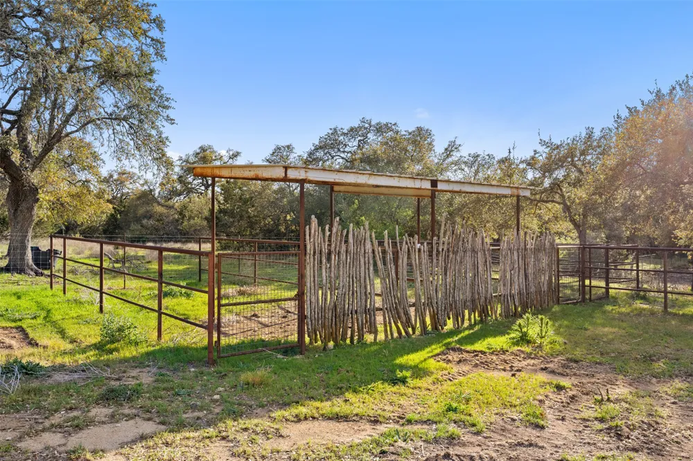 118 Landons Way Blanco, TX 78606