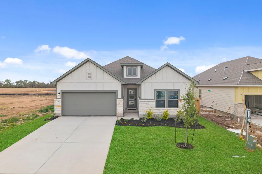 145 Ayres Horn Cedar Creek, TX 78612