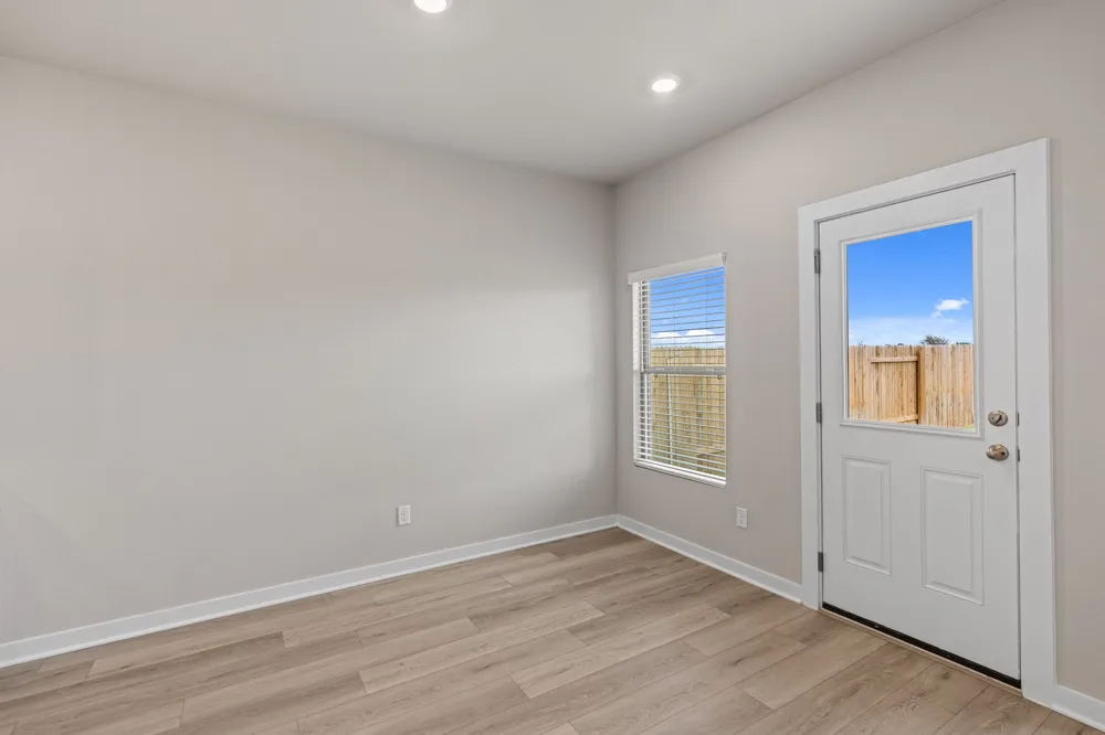145 Ayres Horn Cedar Creek, TX 78612