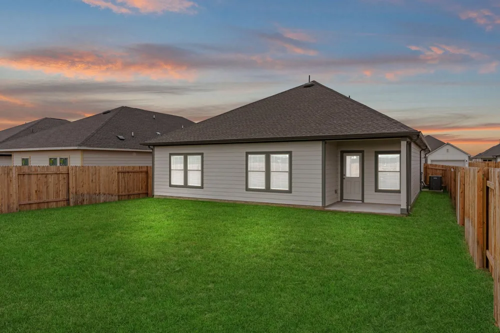 145 Ayres Horn Cedar Creek, TX 78612