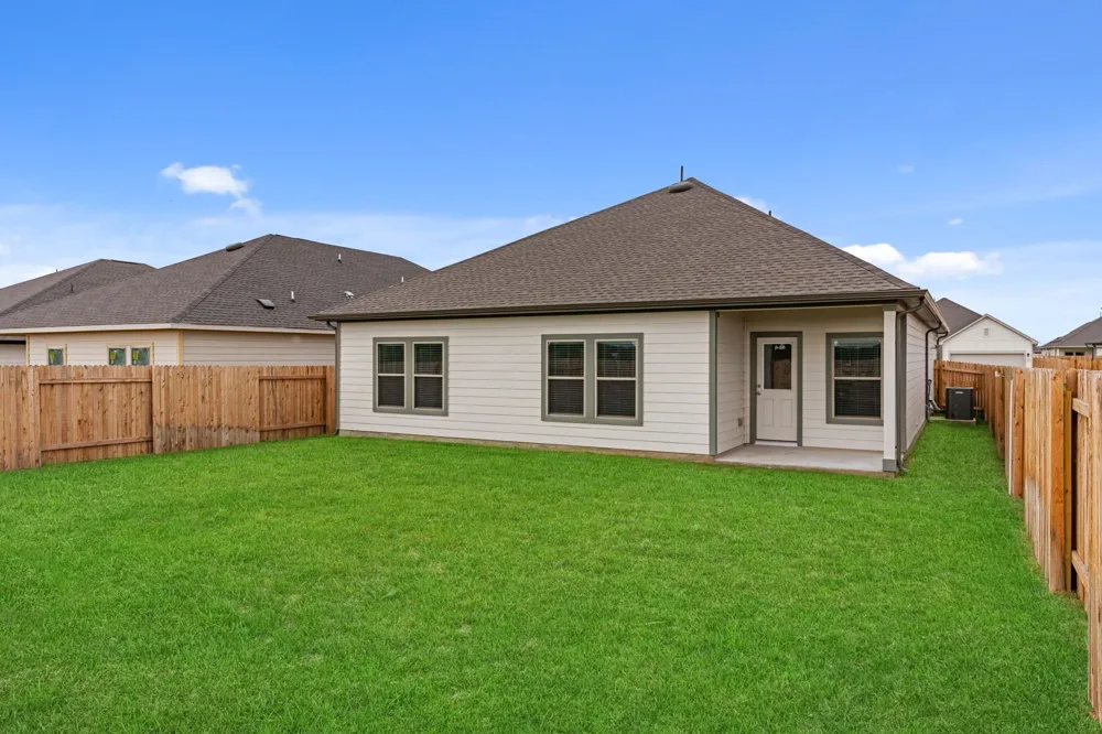 145 Ayres Horn Cedar Creek, TX 78612