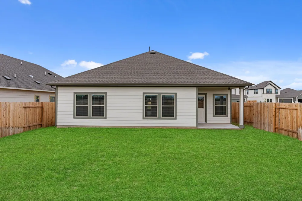 145 Ayres Horn Cedar Creek, TX 78612