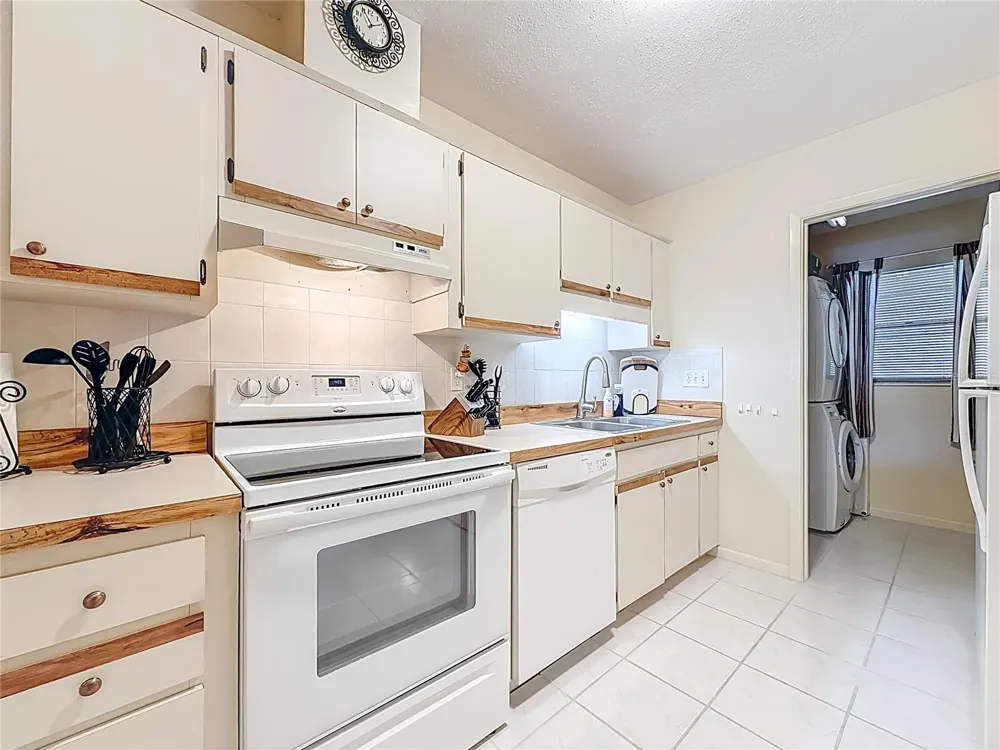 3505 TARPON WOODS BLVD #P408 Palm Harbor, FL 34685