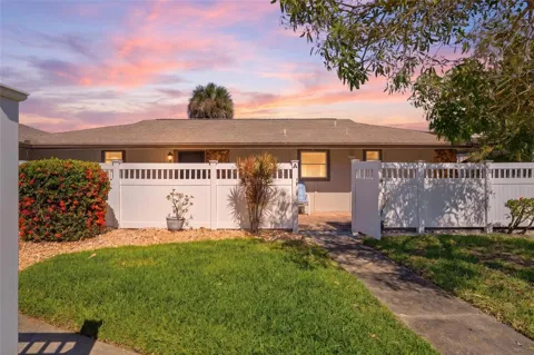 4289 ISLAND CIRCLE #1