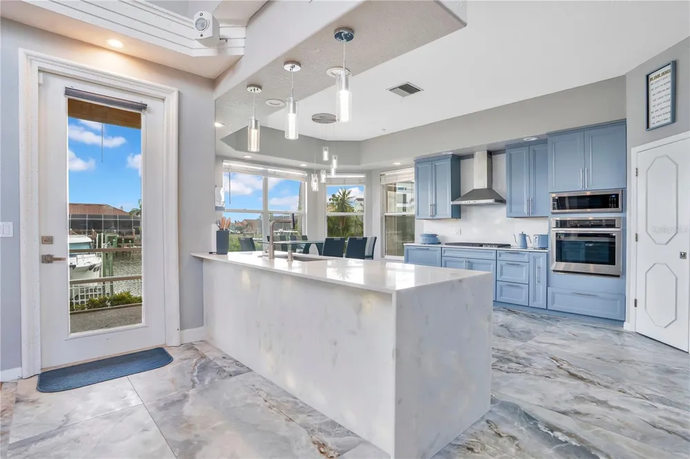 934 SYMPHONY ISLES BOULEVARD Apollo Beach, FL 33572