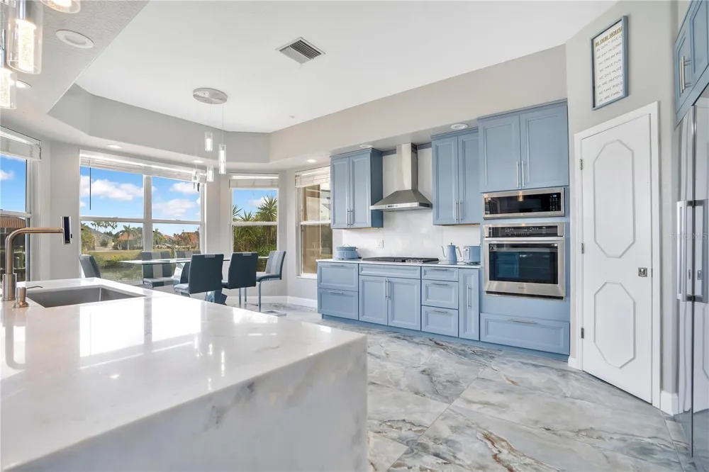934 SYMPHONY ISLES BOULEVARD Apollo Beach, FL 33572