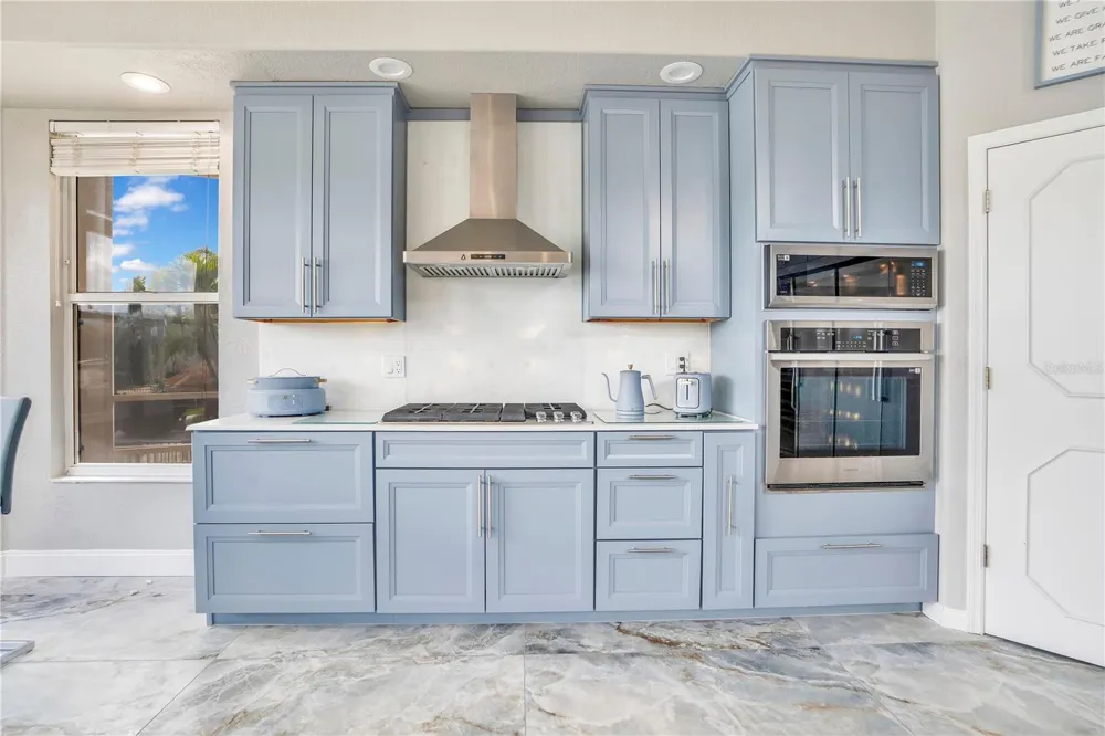 934 SYMPHONY ISLES BOULEVARD Apollo Beach, FL 33572