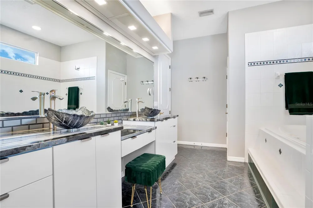 934 SYMPHONY ISLES BOULEVARD Apollo Beach, FL 33572