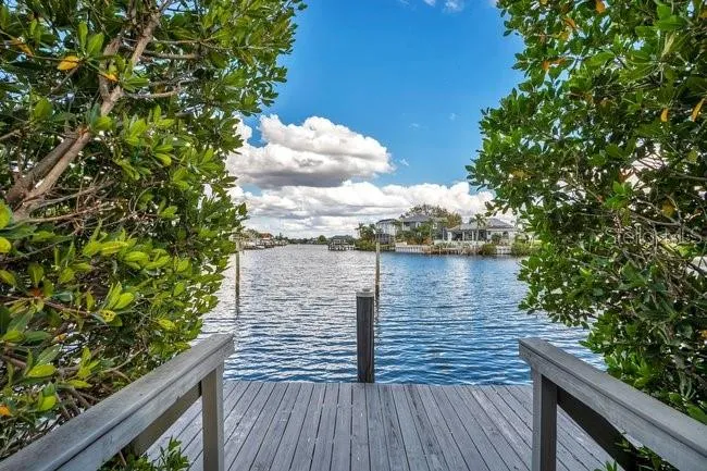 934 SYMPHONY ISLES BOULEVARD Apollo Beach, FL 33572