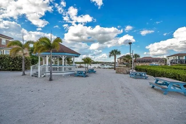 934 SYMPHONY ISLES BOULEVARD Apollo Beach, FL 33572