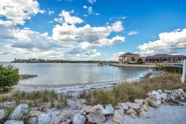 934 SYMPHONY ISLES BOULEVARD Apollo Beach, FL 33572