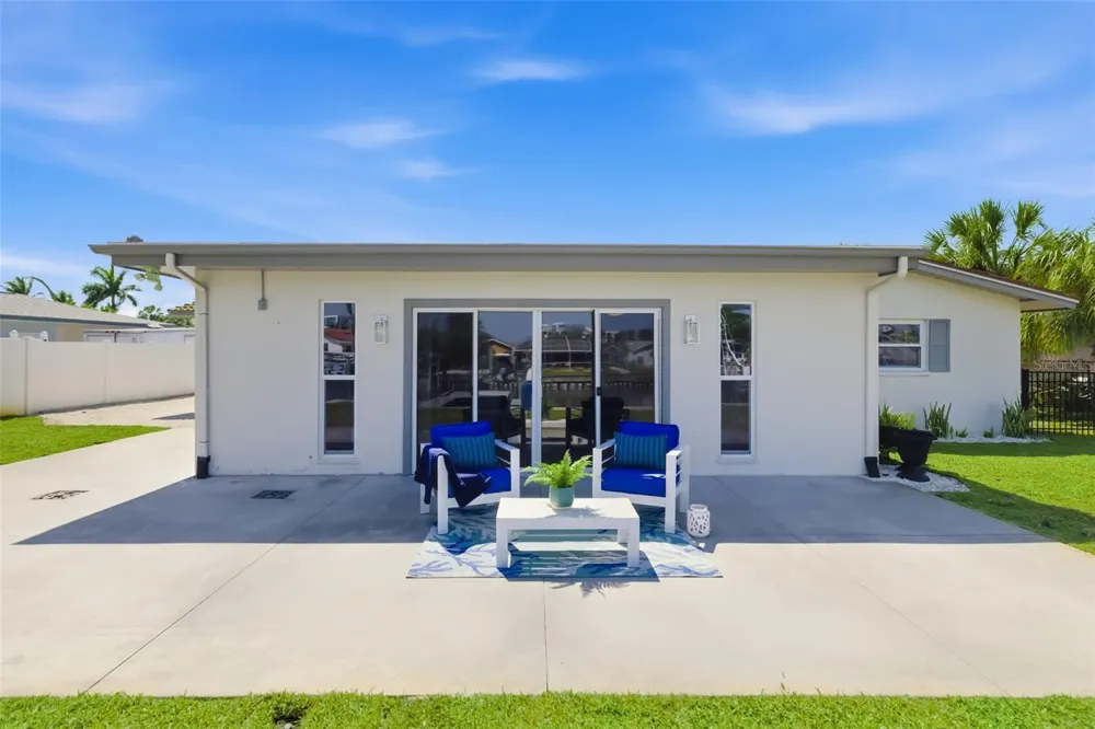 4462 39TH STREET S St Petersburg, FL 33711