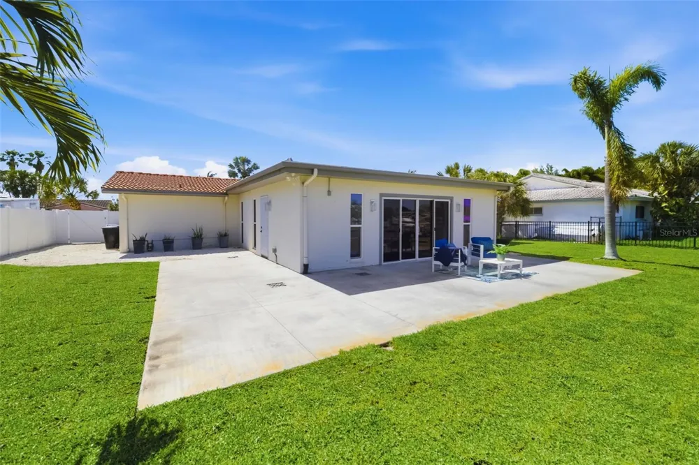 4462 39TH STREET S St Petersburg, FL 33711