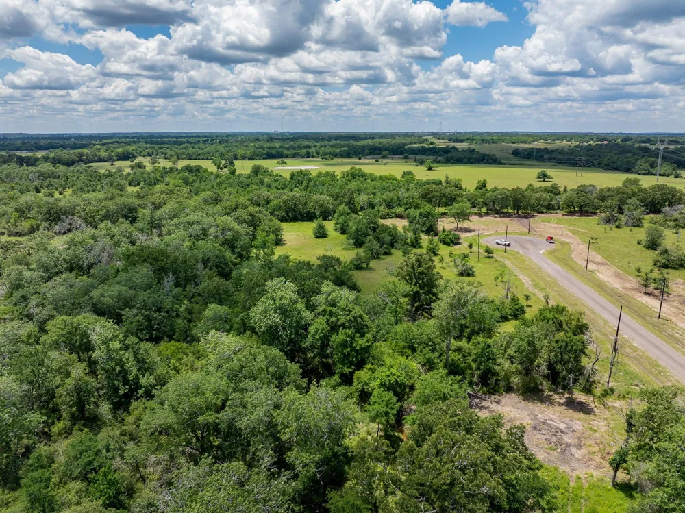 6534 Atakapan Trail Bedias, TX 77831