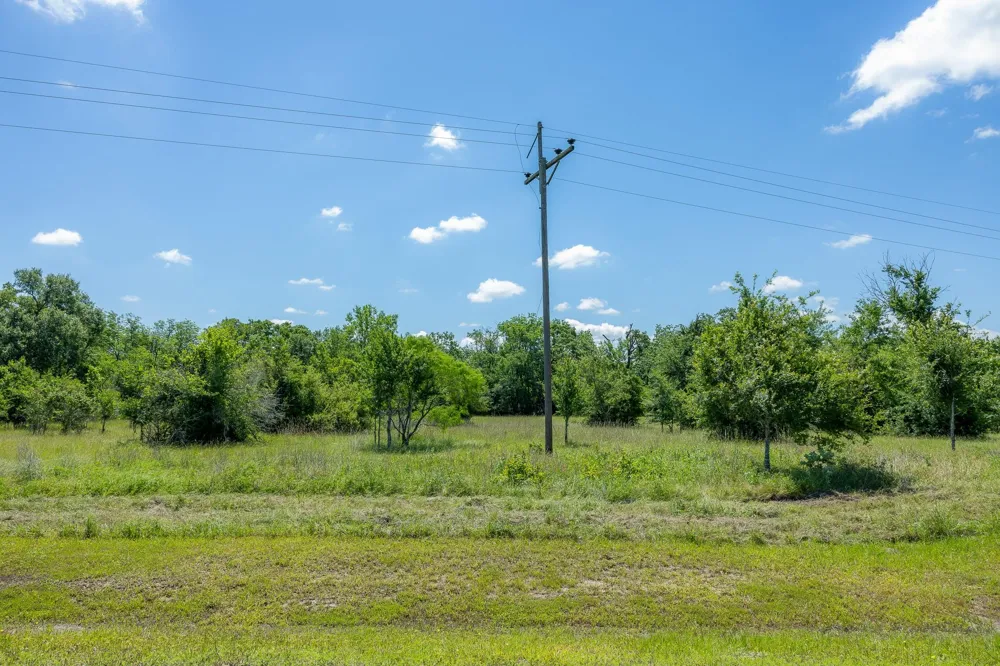 6558 Atakapan Trail Bedias, TX 77831