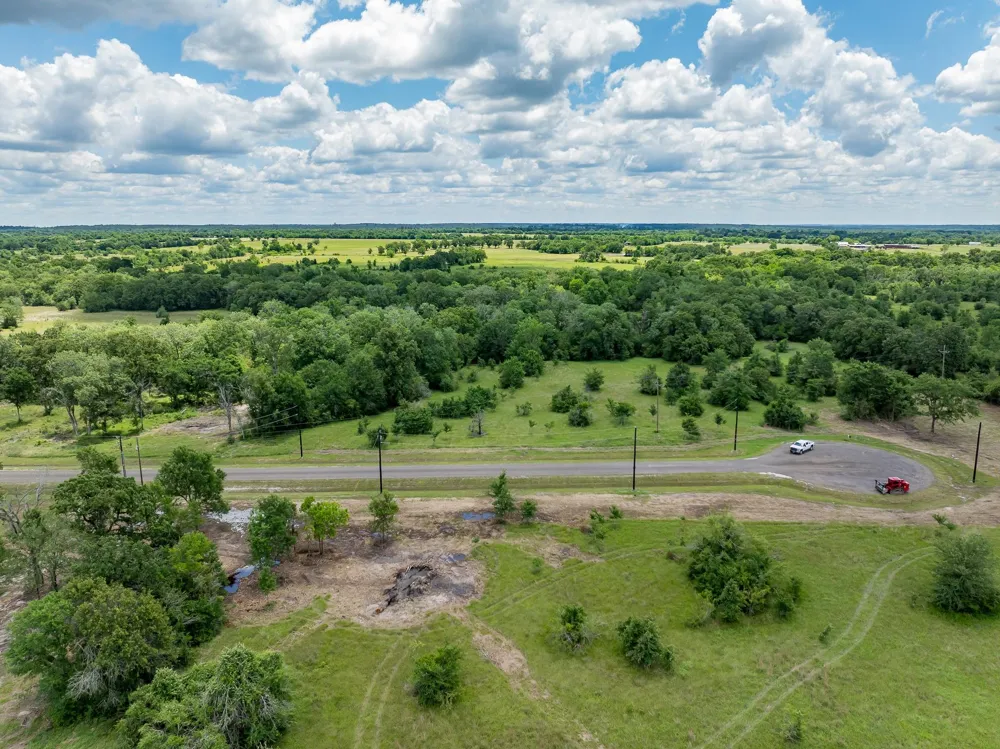 6558 Atakapan Trail Bedias, TX 77831