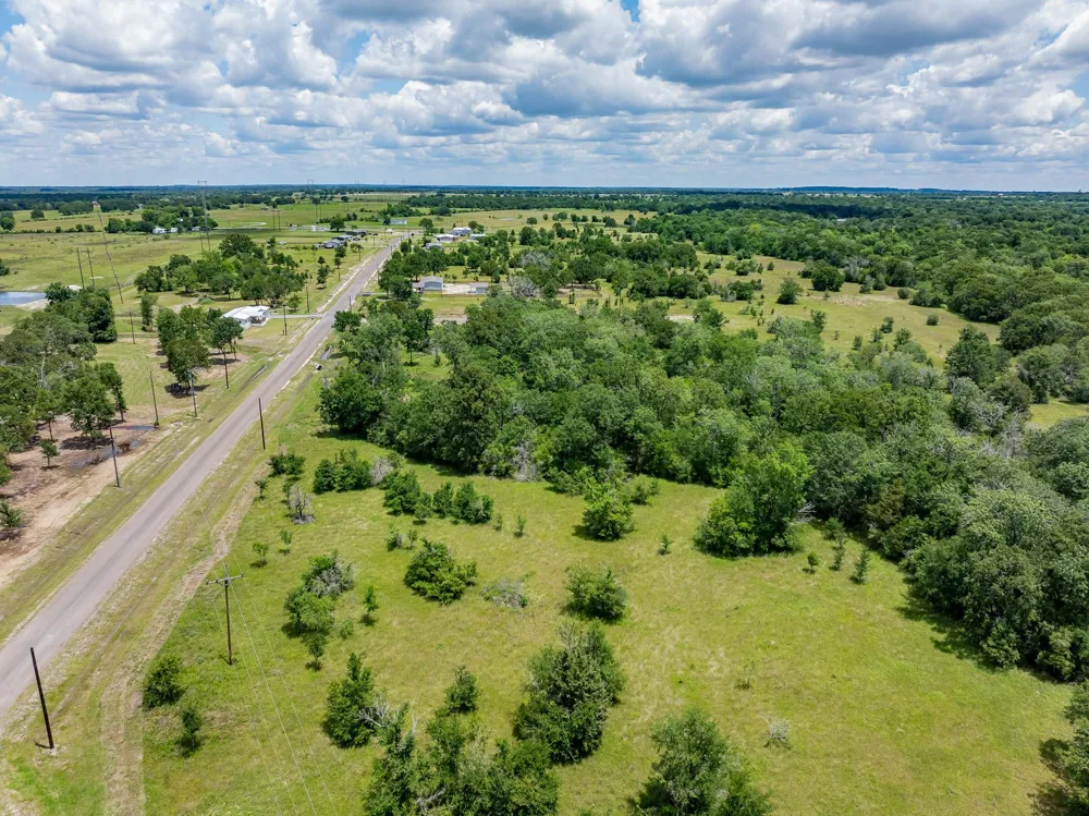 6584 Atakapan Trail Bedias, TX 77831