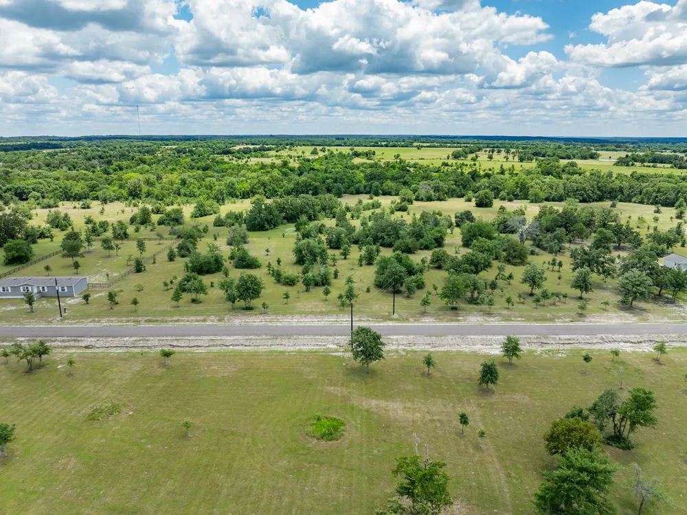 6774 Atakapan Trail Bedias, TX 77831