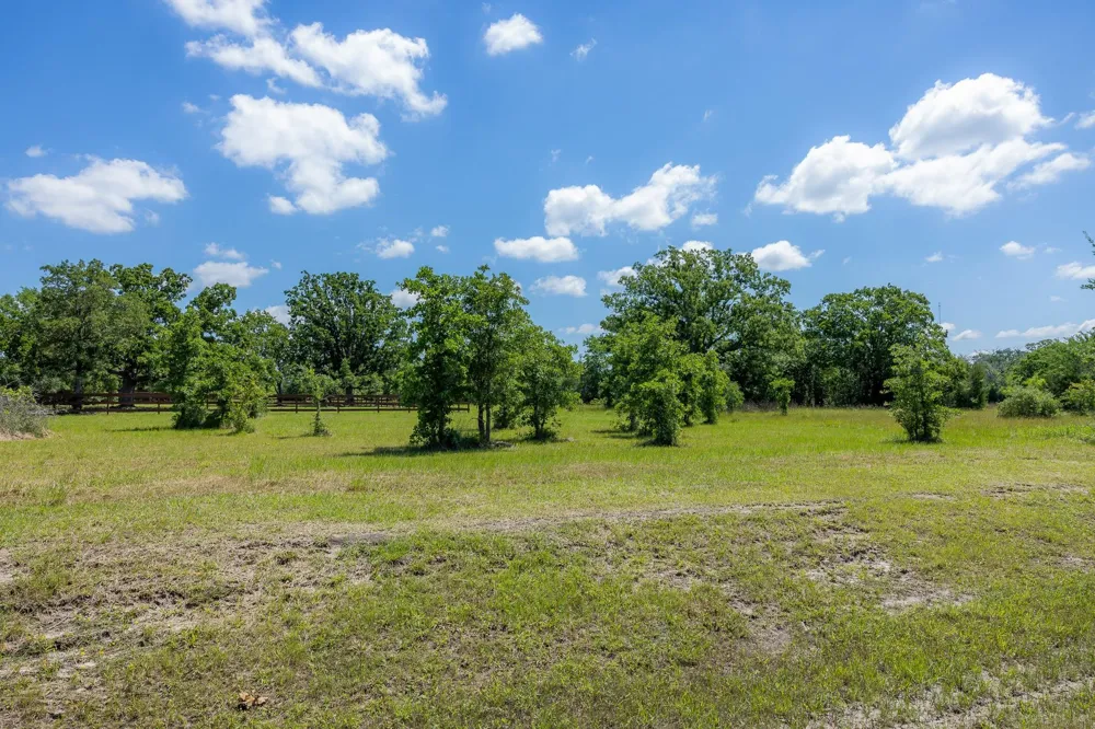 6676 Atakapan Trail Bedias, TX 77831