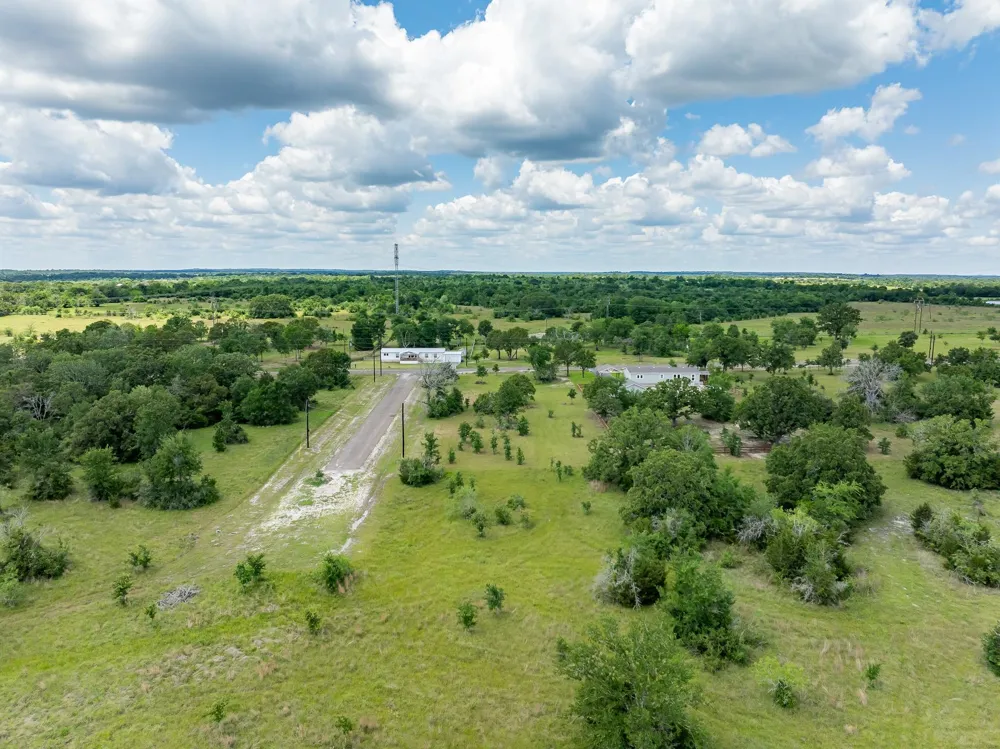 6676 Atakapan Trail Bedias, TX 77831