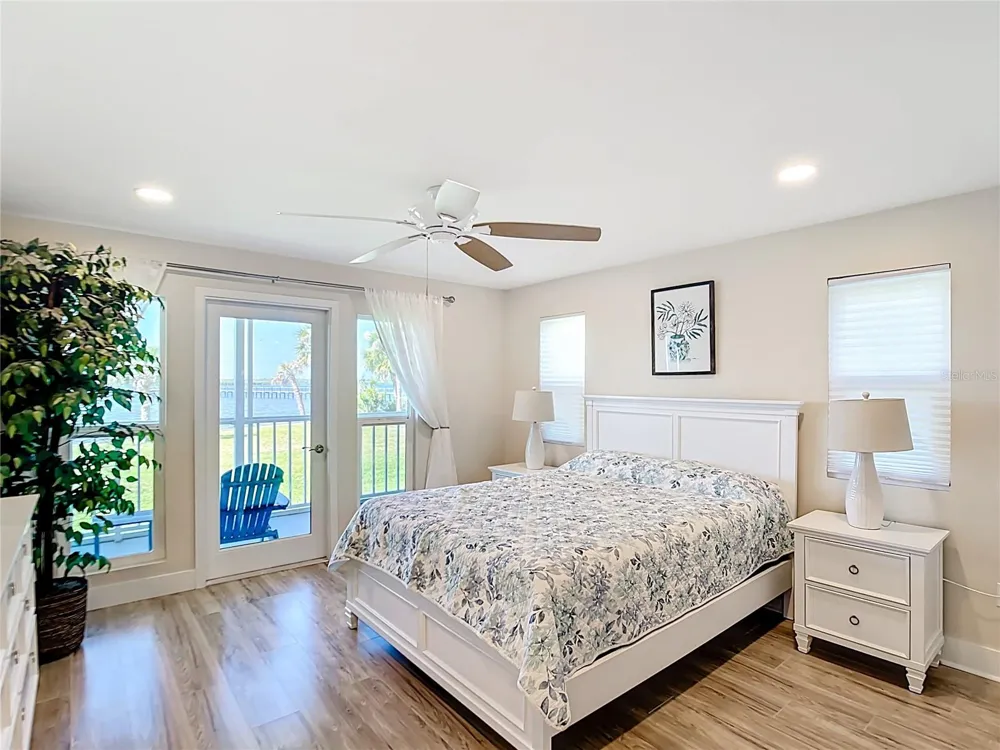 4410 WARREN AVENUE #101 Port Charlotte, FL 33953